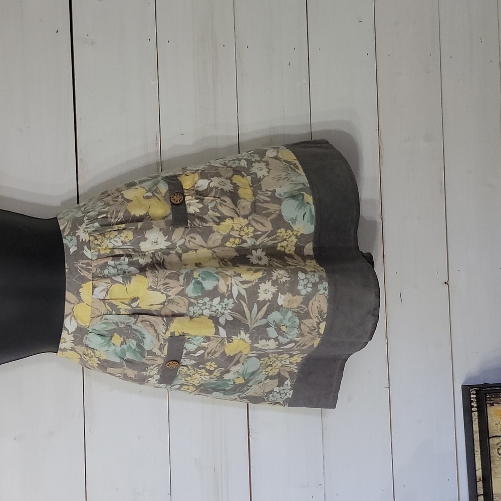 Intuitions linens, grey and floral skirt size 4